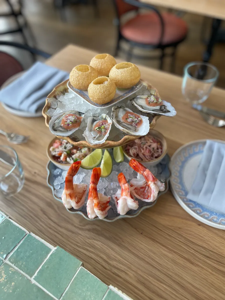 Seafood Tower, In Use