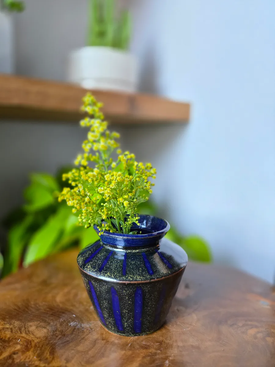 Blue Tea Dust Vase